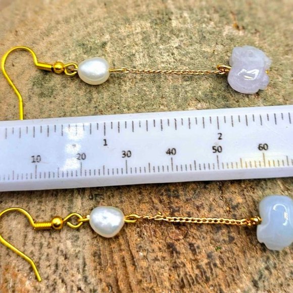 Nature Jade Blessing Pig Dangle Earring - Picture 5 of 10